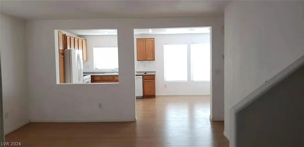 3 bed, 2.5 bath, 1721 sqft, $1,800 — Photo 4