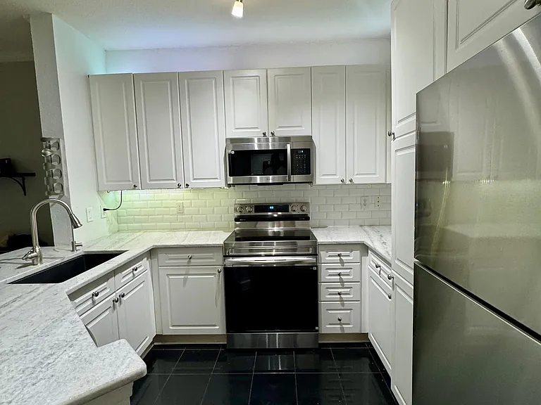 4221 W Spruce St #A — Photo 8