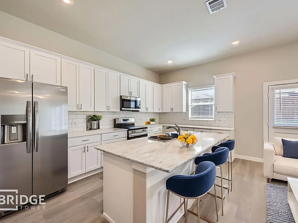 924 Jacquelyne Dr