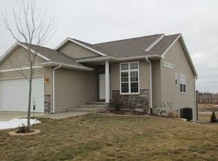 146 Brighton Cir SW, Cedar Rapids, IA 52404