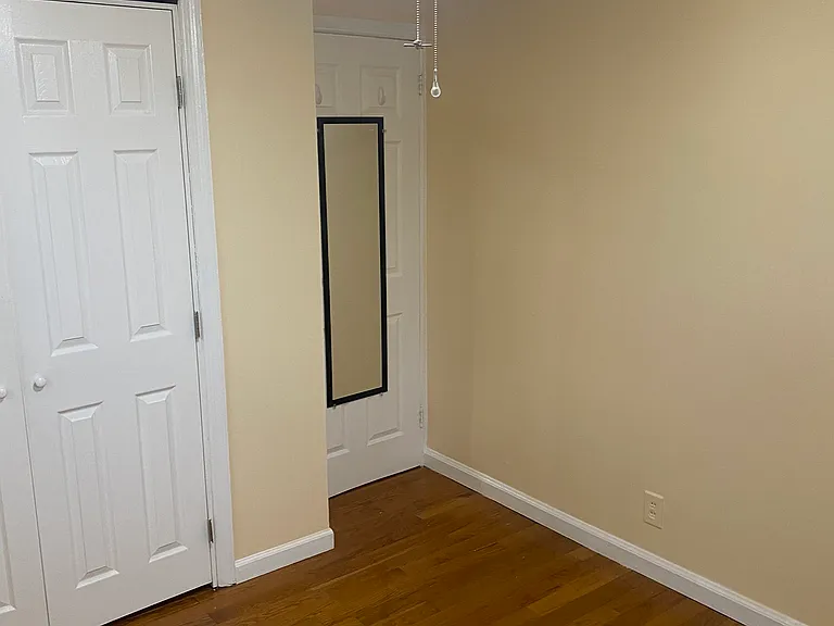 27 Woods Ave #1F — Photo 16