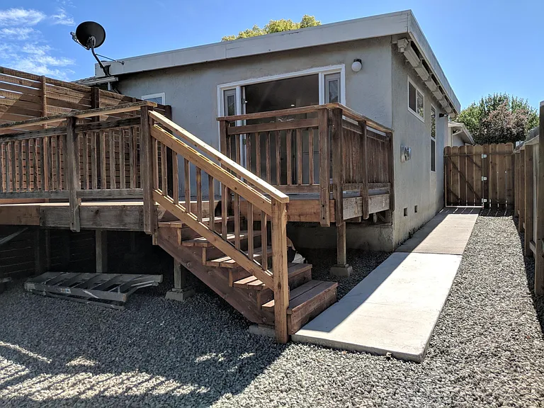 310 San Marino Dr — Photo 1