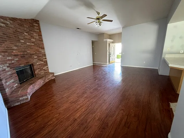 10406 Attleboro Ave — Photo 11