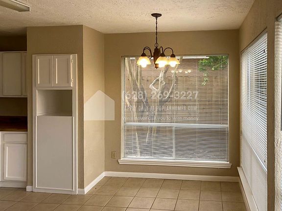 4th image of 16034 Mission Village Dr