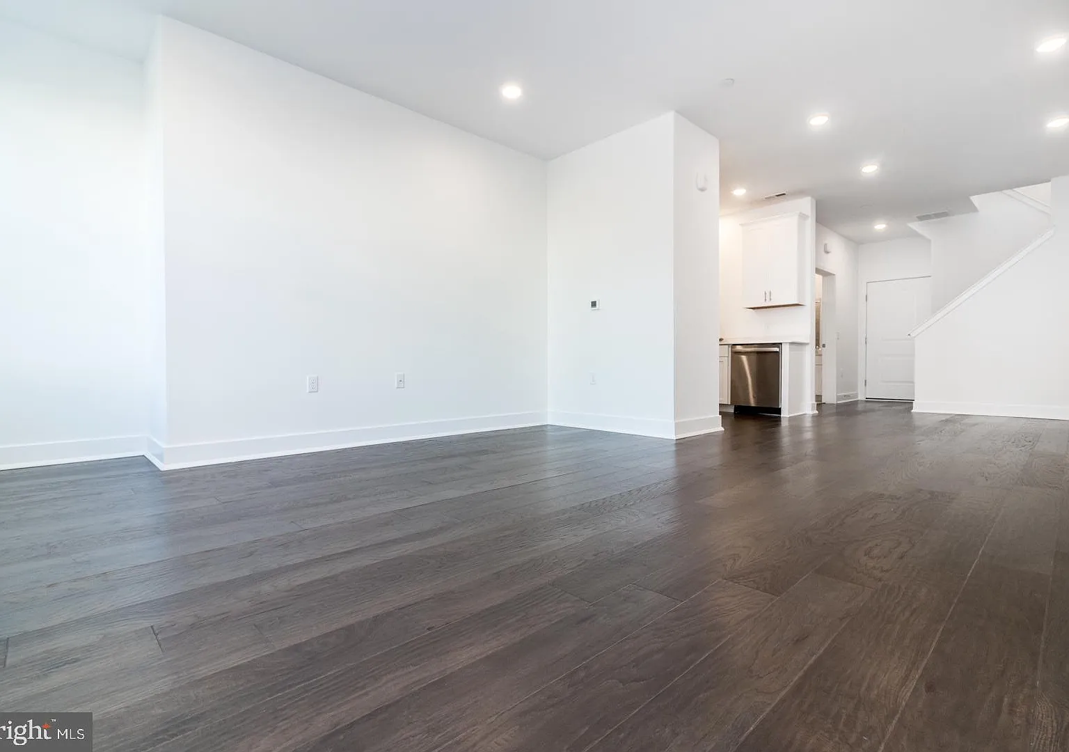 2 bed, 2.0 bath, 1323 sqft, $2,950 — Photo 4