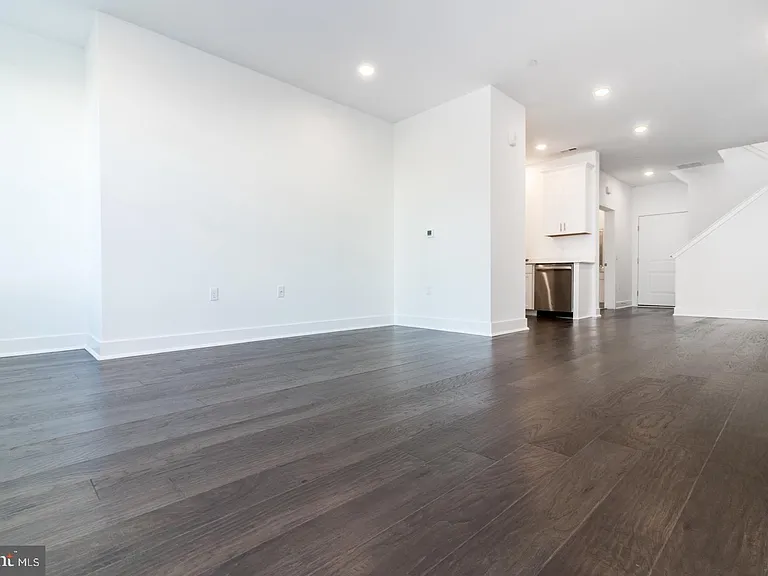 215 Lewis Fisher Dr #DR — Photo 4