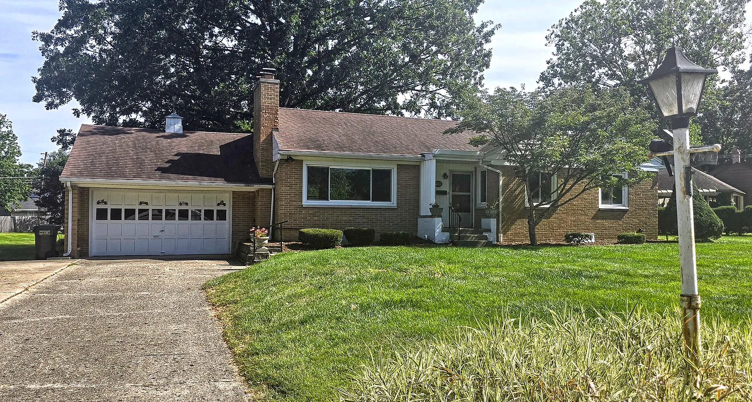 206 Dodson Dr E photo 1