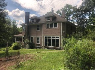30 Woodward Ter, Central Valley, NY 10917