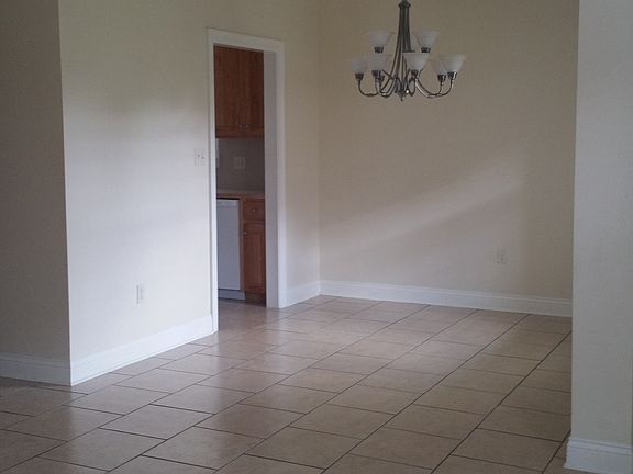 4th image of 612 Sulphur Ave