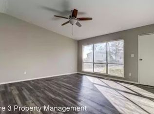 6 Downing Dr, Chatham, IL 62629