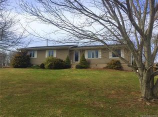 450 Case Cove Rd, Candler, NC 28715