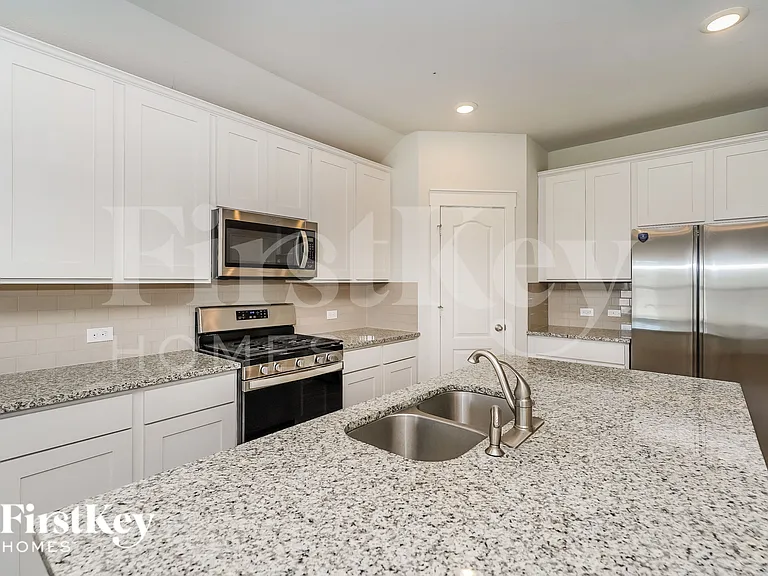 9005 Dameron Dr — Photo 9