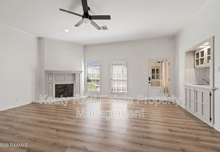 313 Wallingsford Cir — Photo 6