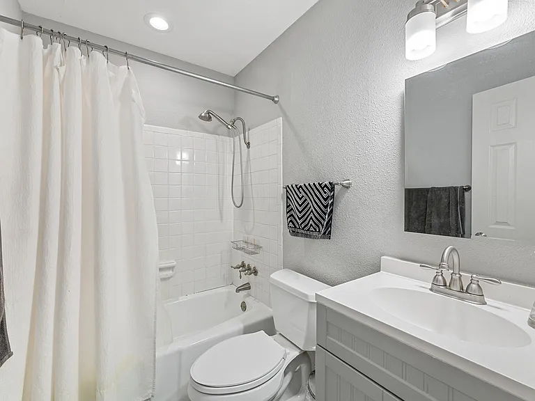 8508 Bradford Dr — Photo 14