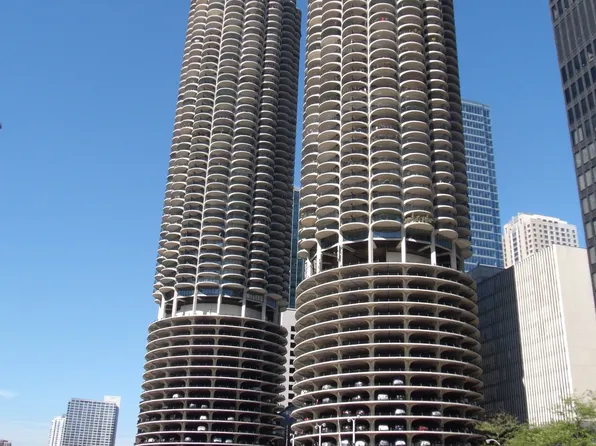 300 N State St, Chicago, IL