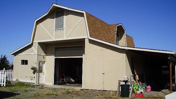 2nd image of 914 N Beverage St