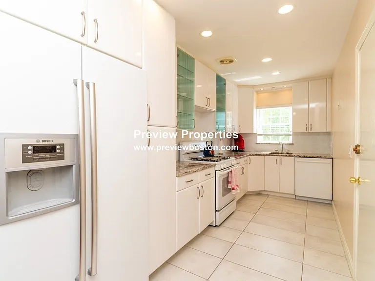 26 Lake Shore Ct #1P — Photo 2