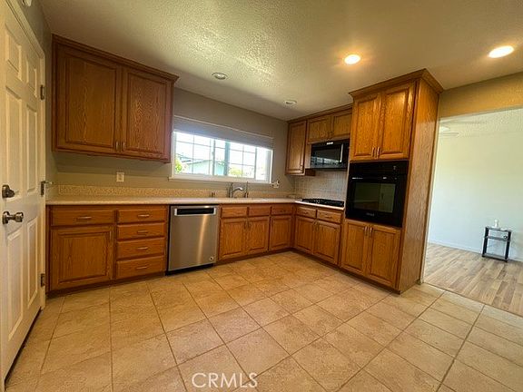 4th image of 3930 Hillview Rd