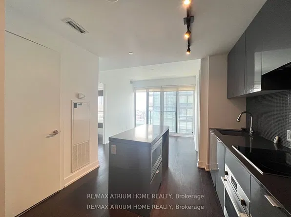 7 Grenville St, Toronto, ON