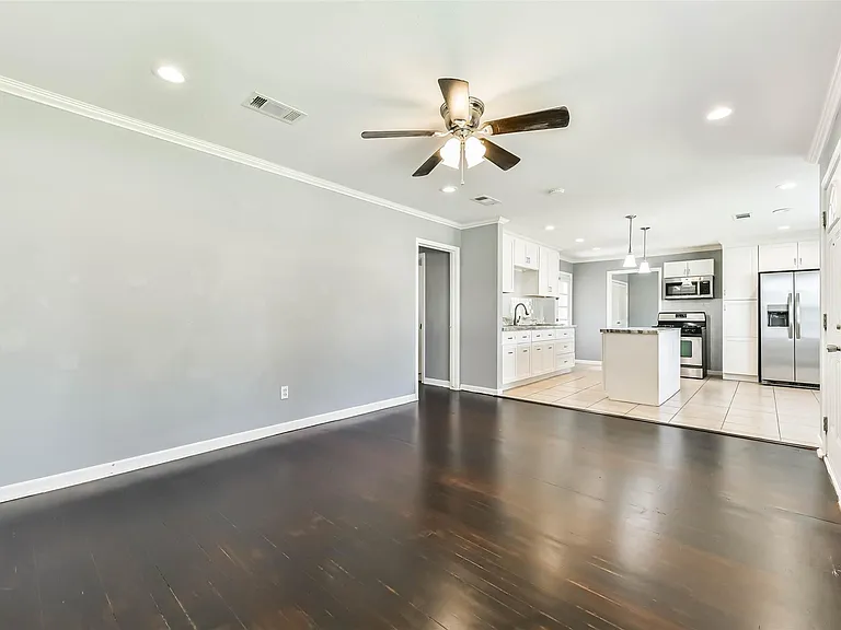 938 Vivian Ave — Photo 7