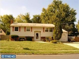 520 Hobart Dr, Clementon, NJ 08021