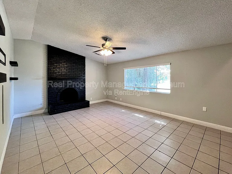 404 N Villa Ave — Photo 10