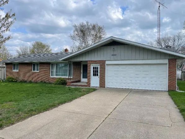 1830 Nash Dr, Saint Joseph, MI 49085