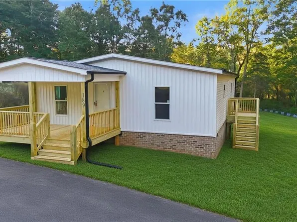 189 Village Point Dr, Statesville, NC 28625