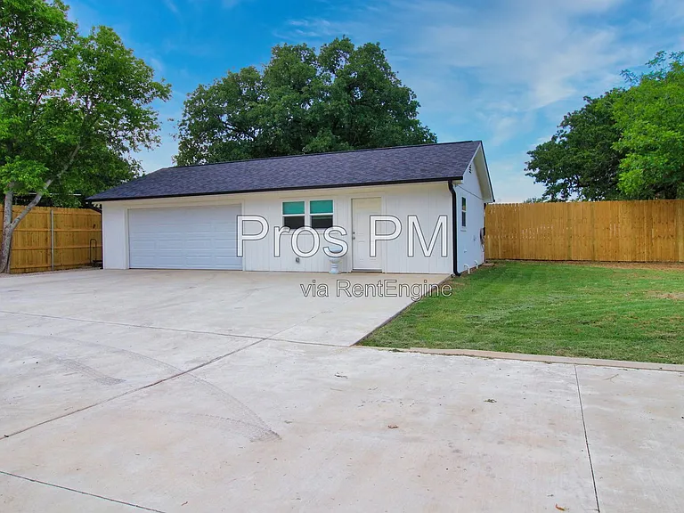 106 Joyce Dr — Photo 12