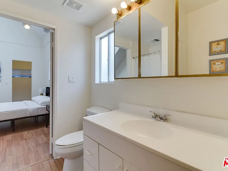 1228 Fedora St — Photo 14