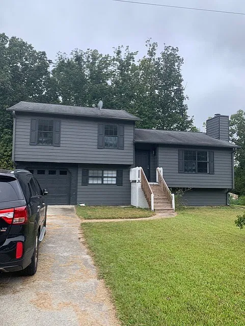 3 bed, 1090 sqft, $1,800 — Photo 2
