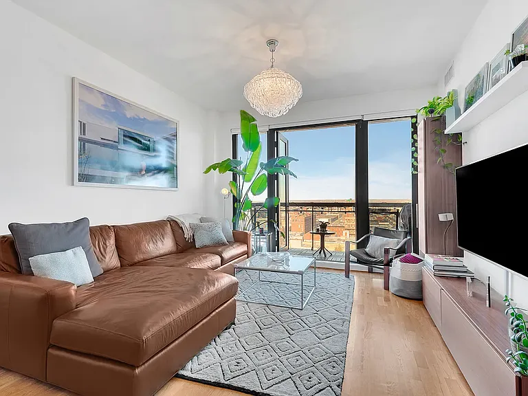 500 4th Ave #9L — Photo 2