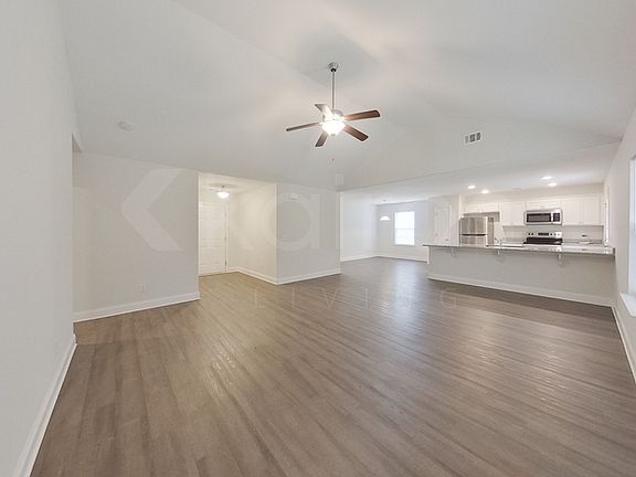 3rd image of 231 Western Red Cedar Dr