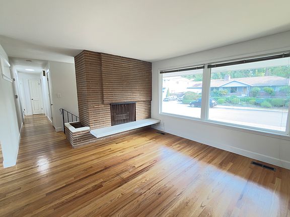4th image of 11626 SE 49th St