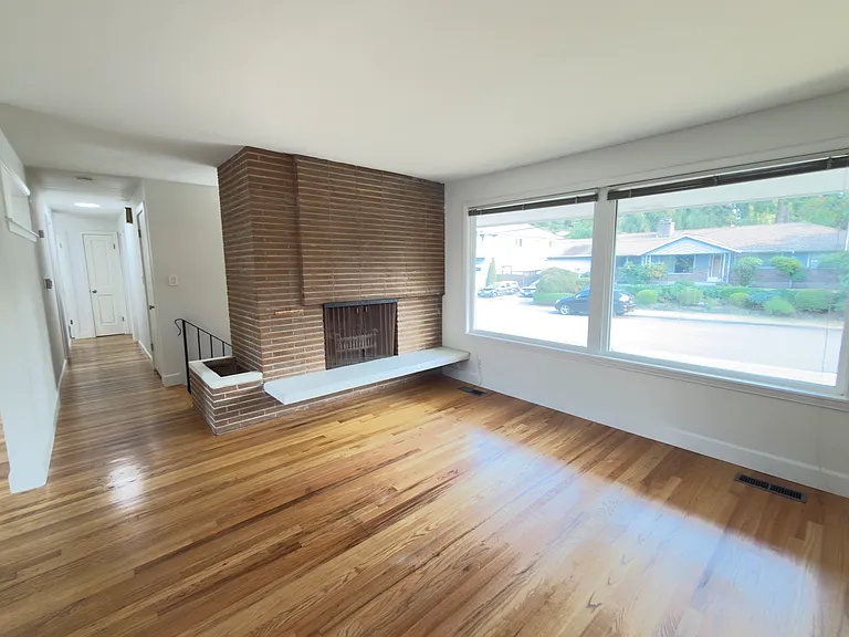 11626 SE 49th St — Photo 4