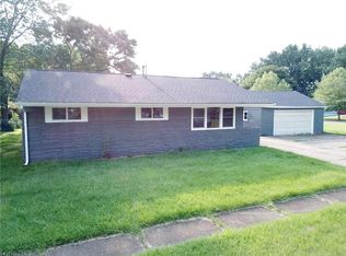 902 Warrington Rd, Akron, OH 44320