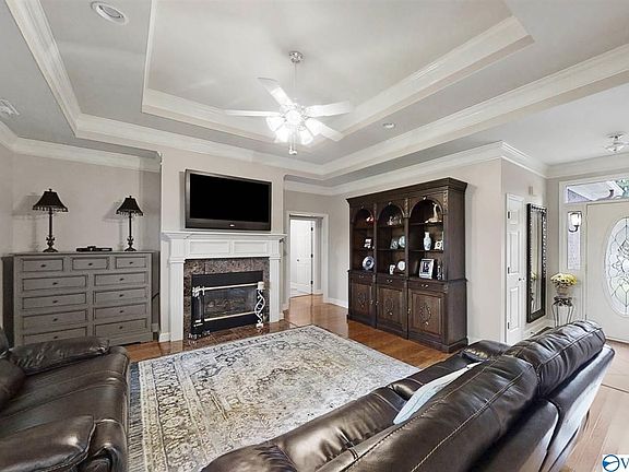 4th image of 2637 Quarter Ln SE