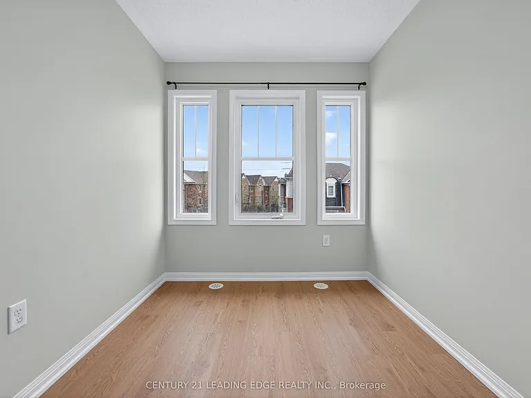 64 Ferguson St — Photo 36