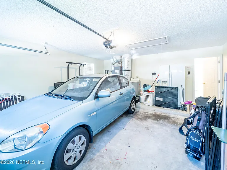 2704 Coachman Lakes Dr — Photo 37