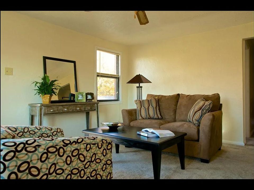 2nd image of 152 Victoria Dr