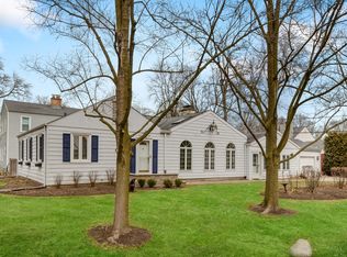 1563 Mount Pleasant St, Northfield, IL 60093