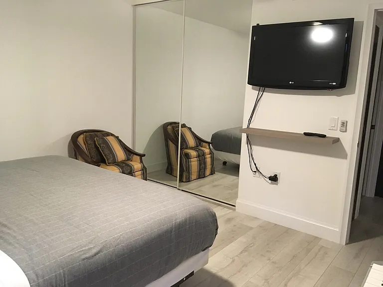 6049 Balboa Cir #105 — Photo 16