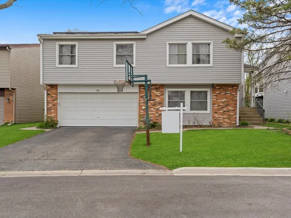 109 Heather Ct, Rolling Meadows, IL 60008