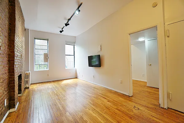 Rented by Best Apartments North Inc | media 28