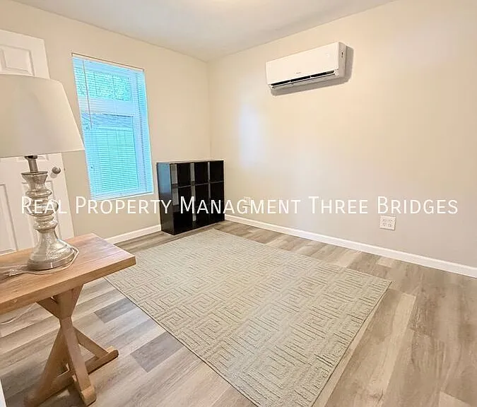 9024 Forest Ave — Photo 11
