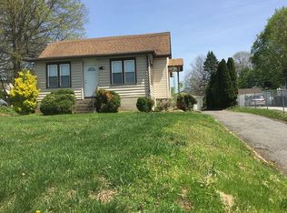 718 W Brookhaven Rd, Wallingford, PA 19086