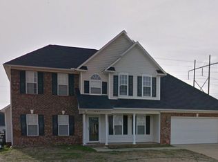 5725 Azure Dr, Hope Mills, NC 28348