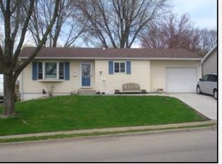 3615 Hillcrest Rd, Dubuque, IA 52002