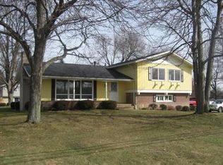 2923 Shellhart Rd, Barberton, OH 44203