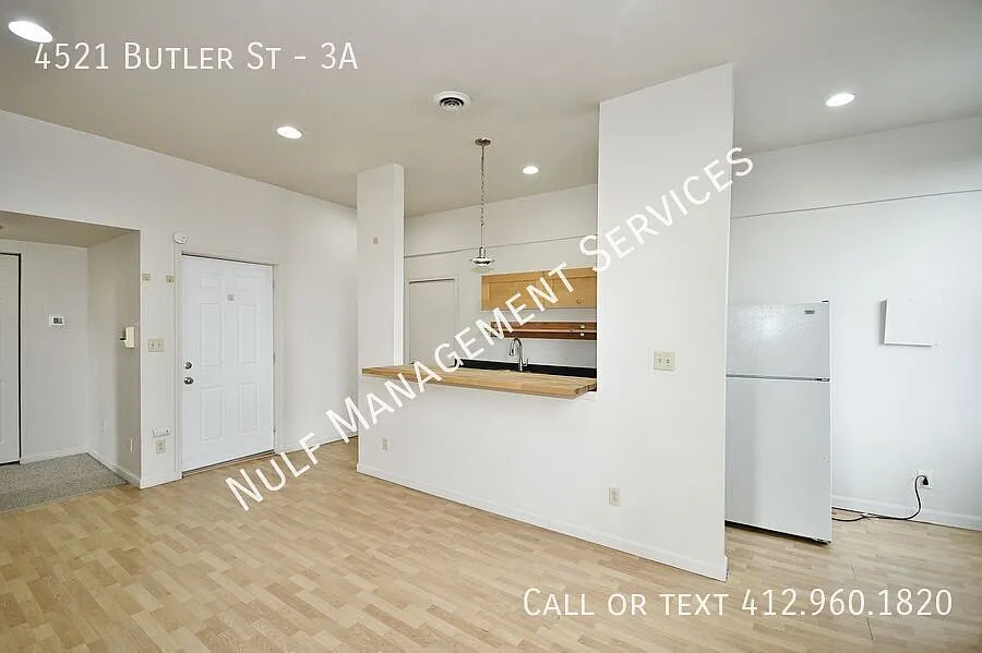 2 Bed, 1 Bath Apartment in Lawrenceville — Photo 2